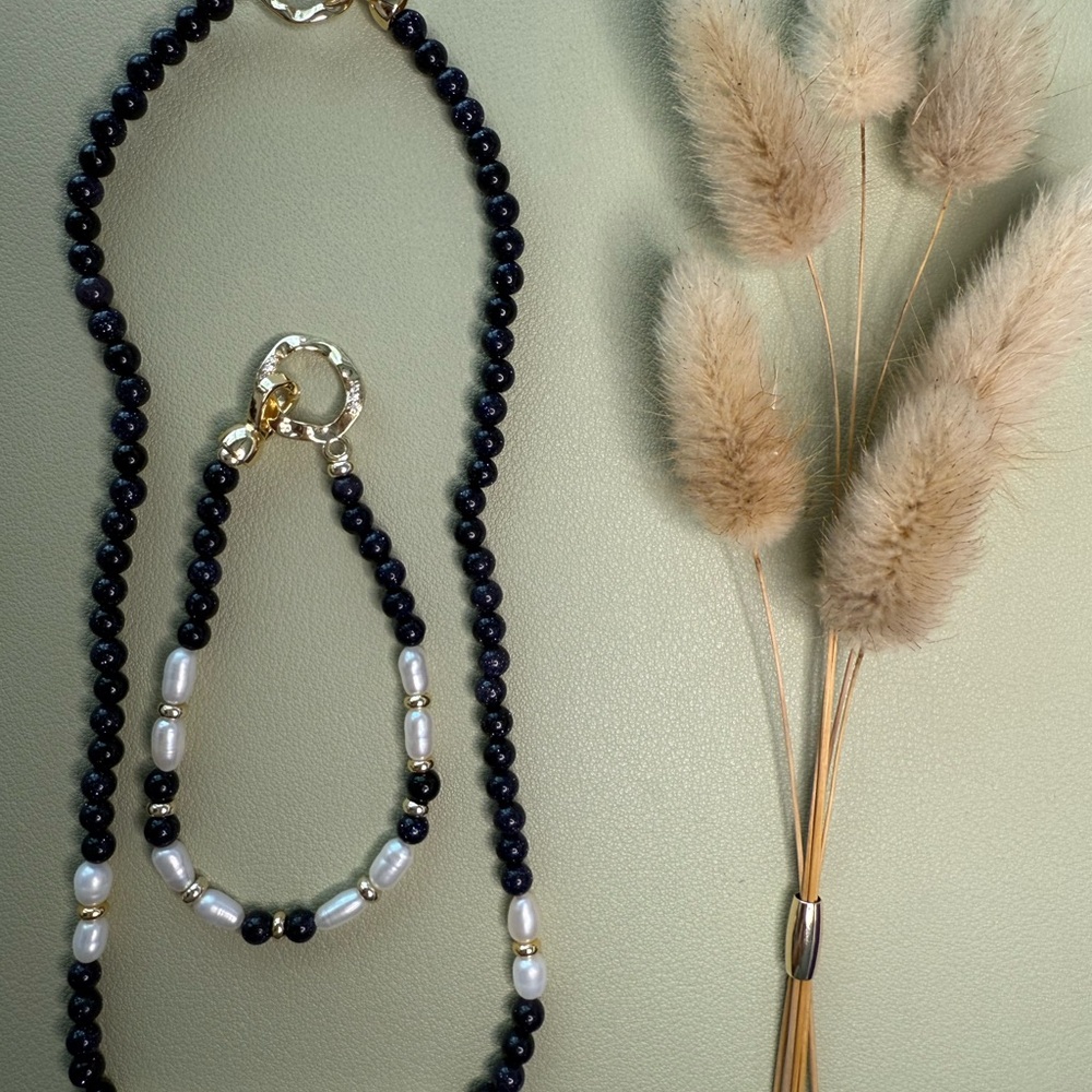Elegant Black and Gold Beaded Necklace and Bracelet Set